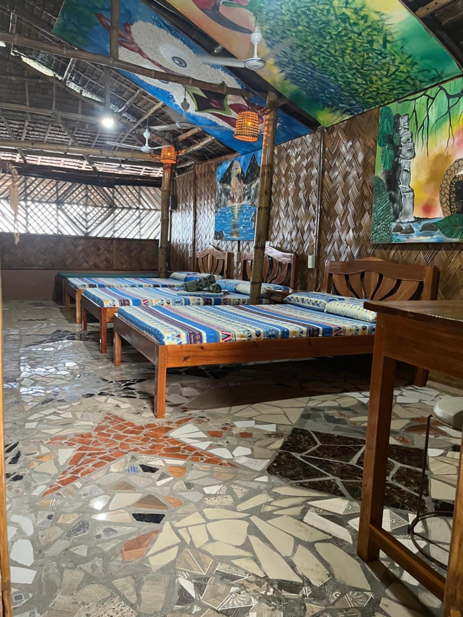 Bamboo Nest Beachfront Puerto Princesa Bagian luar foto