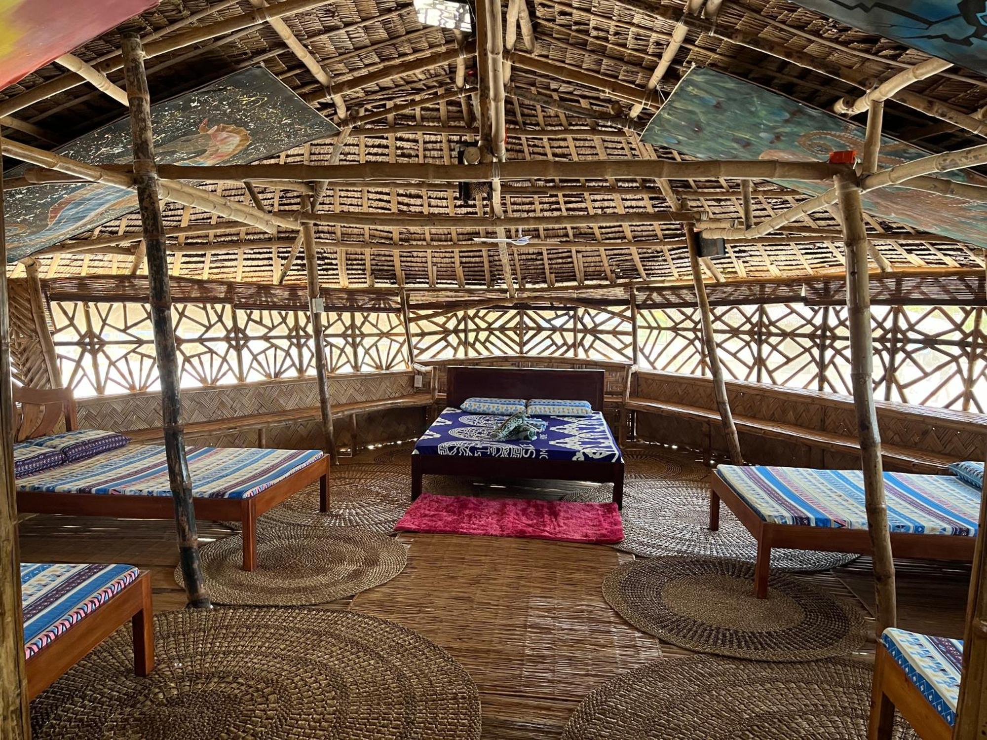 Bamboo Nest Beachfront Puerto Princesa Bagian luar foto