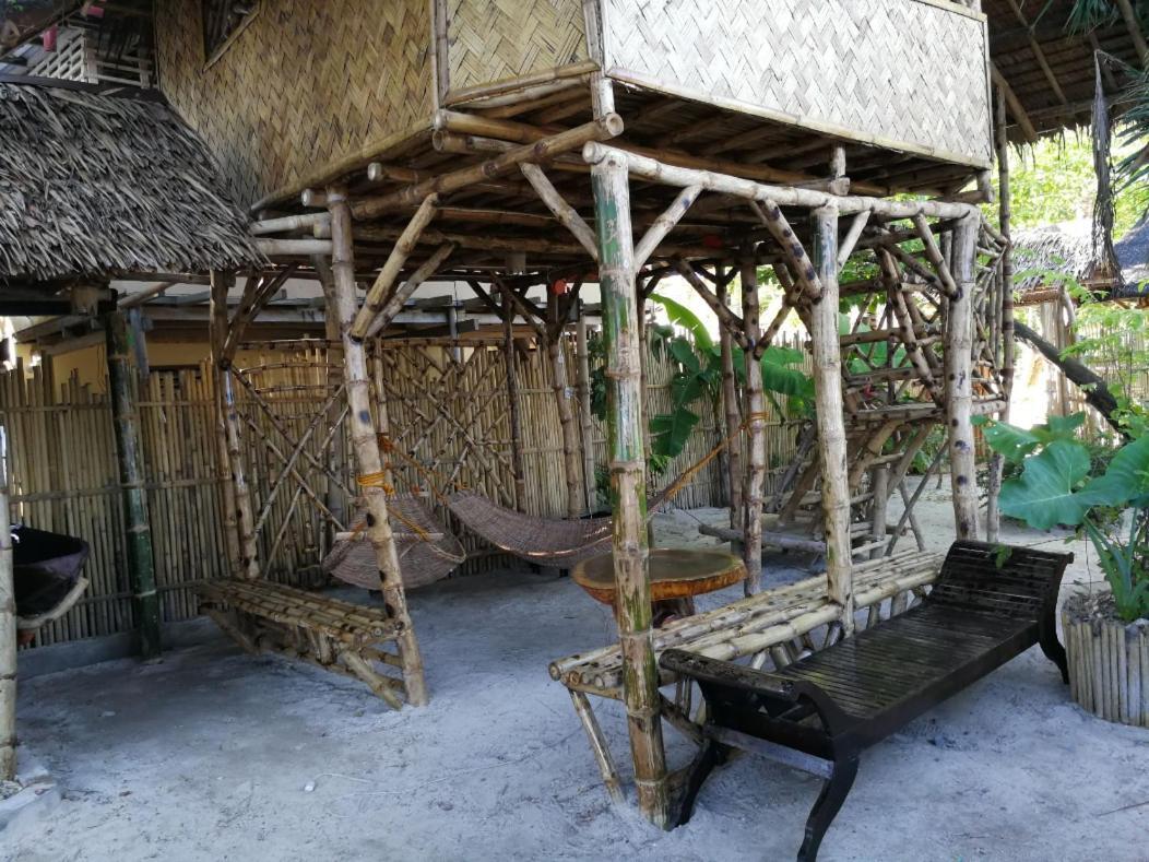Bamboo Nest Beachfront Puerto Princesa Bagian luar foto