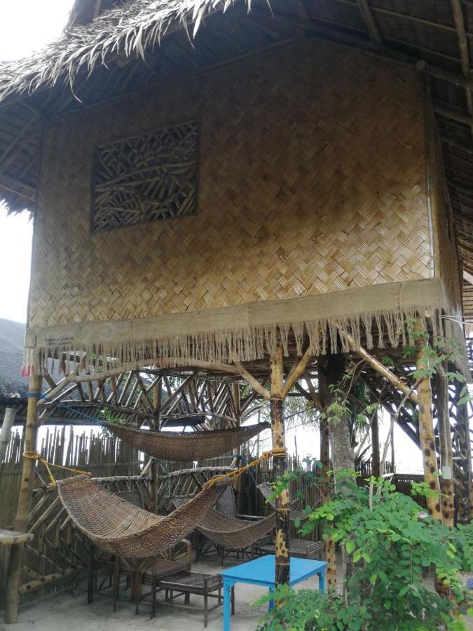 Bamboo Nest Beachfront Puerto Princesa Bagian luar foto
